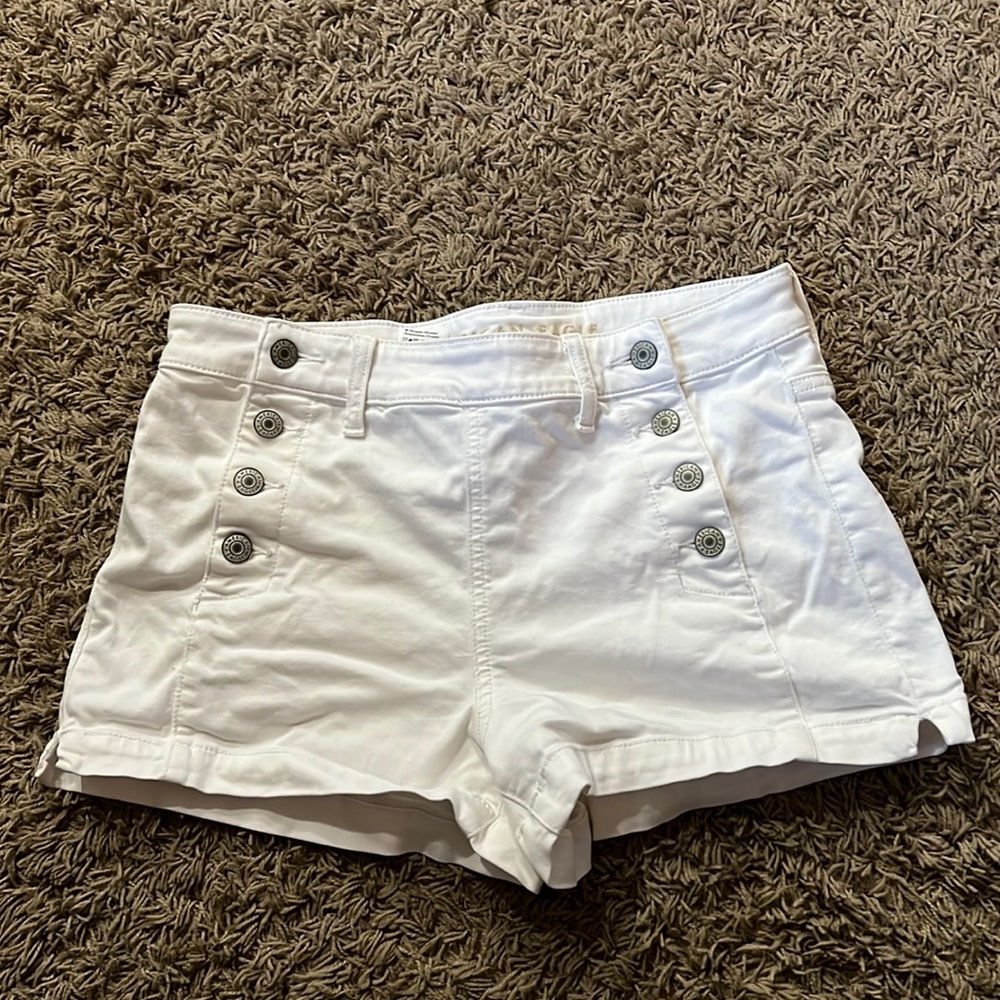 American Eagle size 10 white shorts